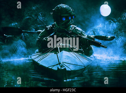 Special-Forces-Betreiber mit Night vision goggles Stockfoto