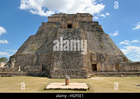 Piramide del Adivino, Pyramide des Zauberers, alte Maya-Stadt Uxmal, Yucatan, Mexiko Stockfoto