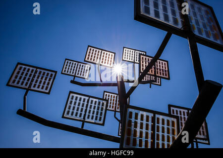 Sonnenkollektoren, Solarbaum, Ulmer Wohnviertel Solar City, Ulm, Stockfoto