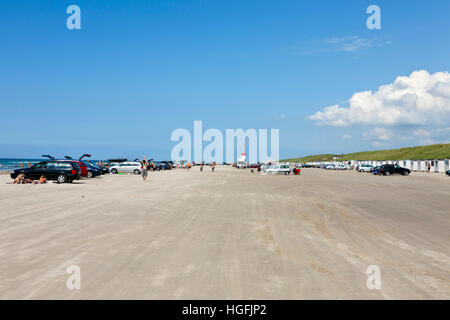 Der berühmte Strand von Blokhus im Nord-westlichen Teil von Jütland, Dänemark. Autos und Fahrzeuge sind auf dieser dänischen Strand erlaubt. Stockfoto