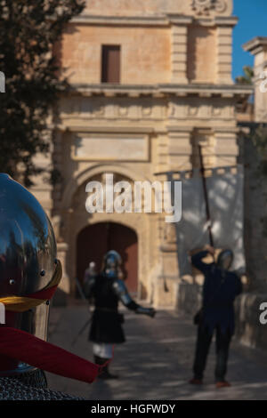 MDINA, MALTA - 14. APRIL: Historische Schlacht Reenactment der mittelalterlichen Mdina Festival in Mdina, Malta am 14. April 2012 Stockfoto