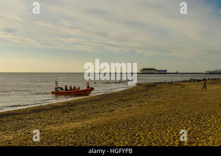 Clacton auf Meer Rettungsboot Team Boxing Day 2016 Stockfoto