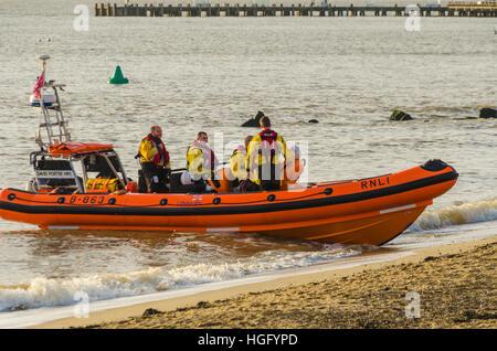 Clacton auf Meer Rettungsboot Team Boxing Day 2016 Stockfoto