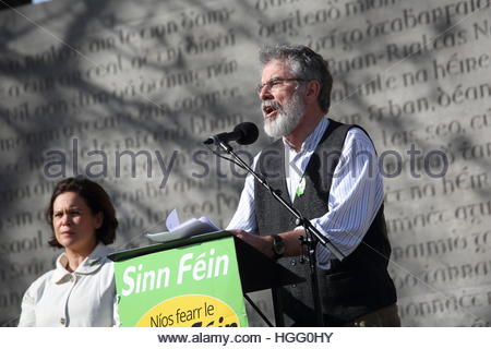 Gerry Adams, Sinn Féin Präsident, beteiligt sich an der Arbour Hill-Veranstaltung anlässlich des Jahrestages des 1916 Stockfoto
