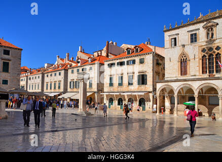 Placa / Stradun - die Hauptstraße der alten ummauerten Stadt von Dubrovnik. Stockfoto