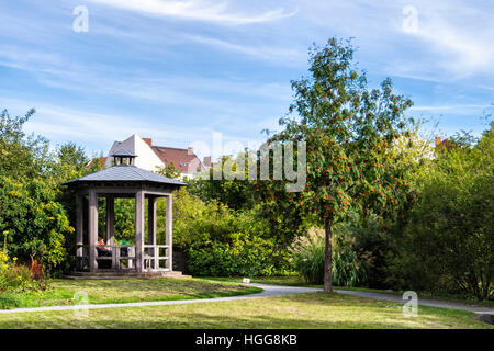 Berlin, Neukölln, Richardstrasse. Comenius Sommer Gartenpavillon. Einen grünen Stadtpark benannt nach Johann Amos Comenius im böhmischen Dorf Rixdorf Stockfoto