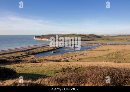 Blick ins Cuckmere Tal von der South Downs Way auf die sieben Schwestern, Sussex, England, UK. Stockfoto