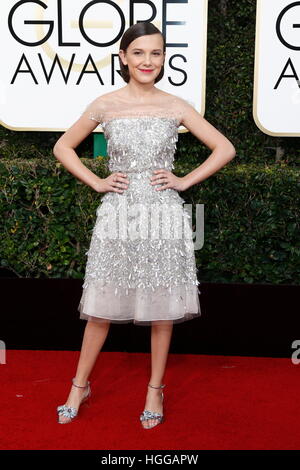 Beverly Hills, uns. 8. Januar 2017. Millie Bobby Brown kommt bei der 74. Annual Golden Globe Awards, Golden Globes in Beverly Hills, Los Angeles, USA, im 8. Januar 2017. Foto: Hubert Boesl Photo: Hubert Boesl / / Dpa/Alamy Live News Stockfoto