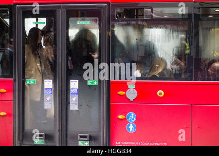 London, UK. 9. Januar 2017. Arbeitskampfmaßnahmen von einigen Londoner U-Bahn Arbeitern verursacht Störung für London-Pendler. © CAMimage/Alamy Live-Nachrichten Stockfoto