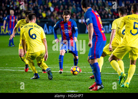 VILLARREAL, Spanien - JAN 8: Leo Messi spielt bei der La Liga-Match zwischen Villarreal CF und FC Barcelona im Stadion El Madrigal am 8. Januar 2017 in Villarreal, Spanien. © Christian Bertrand/Alamy Live-Nachrichten Stockfoto