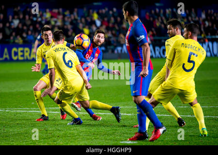 VILLARREAL, Spanien - JAN 8: Leo Messi spielt bei der La Liga-Match zwischen Villarreal CF und FC Barcelona im Stadion El Madrigal am 8. Januar 2017 in Villarreal, Spanien. © Christian Bertrand/Alamy Live-Nachrichten Stockfoto