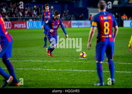 VILLARREAL, Spanien - JAN 8: Leo Messi spielt bei der La Liga-Match zwischen Villarreal CF und FC Barcelona im Stadion El Madrigal am 8. Januar 2017 in Villarreal, Spanien. © Christian Bertrand/Alamy Live-Nachrichten Stockfoto