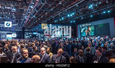 Detroit, USA. 9. Januar 2017. Das Publikum ist riesig in der North American International Auto Show 2017 in Detroit, MI. © über ZUMA ZUMA-Draht/Wire/Alamy Live News Stockfoto