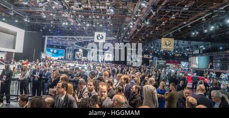 Detroit, USA. 9. Januar 2017. Das Publikum ist riesig in der North American International Auto Show 2017 in Detroit, MI. © über ZUMA ZUMA-Draht/Wire/Alamy Live News Stockfoto