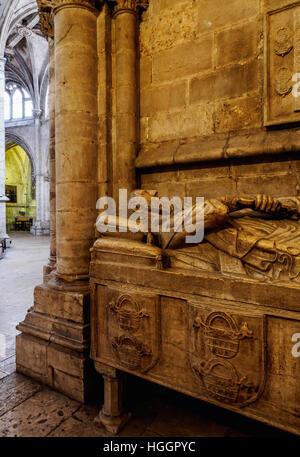 Portugal, Lissabon, Se Kathedrale ambulante gotisches Grab des Ritter Lopo Fernandes Pacheco. Stockfoto
