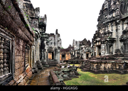 Banteay Samré ist ein Tempel in Angkor, befindet sich östlich der Ost-Baray. Unter Suryavarman II und Yasovarman II im frühen 12. Jahrhundert erbaut, ist es ein Hindu-Tempel in Angkor Wat-Stil. (Angkor Komplex verschiedene archäologische Hauptstädte Khmer Reich 9-15. Jahrhundert Angkor, Kambodscha) Stockfoto