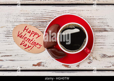 Karte zum Valentinstag und Kaffee. Stockfoto