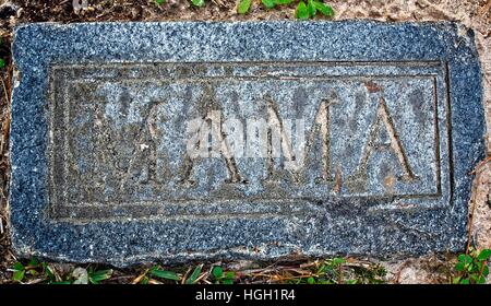 Tomball, TX USA - 27. Dezember 2016 - dieser Friedhof ist ein TX-Wahrzeichen und wurde im Jahre 1873 eröffnet.  Es gibt vier Grab Marker, der PAPA, MAMA, Vater Las & Stockfoto