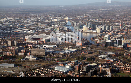 Luftbild von Old Trafford und Salford Quays, West Manchester, UK Stockfoto