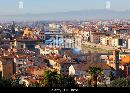 Florenz, die Ponte Vecchio Brücke über den Arno in der Toskana, Italien Stockfoto