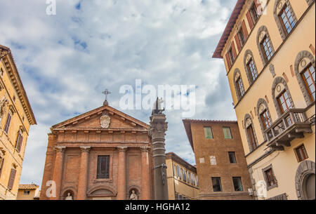Romulus und Remus Statue am Piazza Tolomei in Siena, Italien Stockfoto