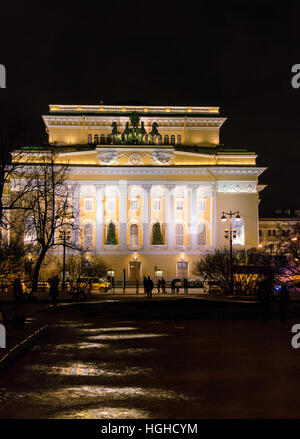Alexandrinsky Theater oder das russische staatliche Puschkin Akademie Dramatheater in der Nacht, Sankt Petersburg, Russland Stockfoto