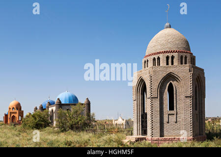 Asiatischer muslimischer Friedhof in der Nähe von Almaty, Kasachstan. Stockfoto