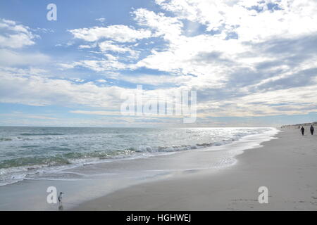 Blick auf das Meer in Kure Beach, North Carolina im Herbst Stockfoto