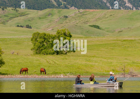 USA, Wyoming, Wolf, Eaton Ranch Bootfahren auf dem Teich Stockfoto