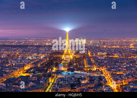 Luftaufnahme des Eiffelturms in Paris, Frankreich Stockfoto