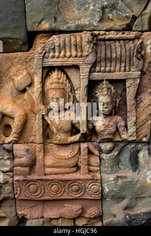 Die Terrasse des Lepra-Königs befindet sich in der nordwestlichen Ecke des Royal Square von Angkor Thom, Kambodscha. Es entstand im Bayon-Stil unter Jayavarman VII, obwohl der moderne Name leitet sich von 15. Jahrhundert Skulptur auf dem Gelände entdeckt. Die Statue zeigt den Hindu-Gott Yama, dem Gott des Todes (Angkor Komplex verschiedene archäologische Hauptstädte Khmer Reich 9-15. Jahrhundert Angkor Kambodscha) Stockfoto