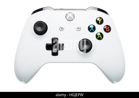 Eine XBOX ONE S-Spiele-Controller auf einem weißen Hintergrund Stockfoto