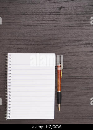 Desktop, Spiral-Notizbuch, Kugelschreiber Stockfoto