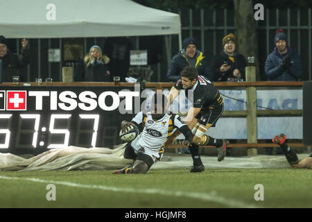 Parma, Italien. 22. Januar 2017. London Wasps Flügel Christian Wade erhält einen Versuch in der Partie gegen Zebre in EPCR Champions © Massimiliano Carnabuci/Alamy Nachrichten Stockfoto