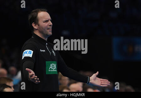 Paris, Frankreich. 22. Januar 2017. Deutschlands Trainer Dagur Sigurdsson während der Herren Handball WM Viertelfinale match zwischen Deutschland und Katar in Paris, Frankreich, 22. Januar 2017. Foto: Marijan Murat/Dpa/Alamy Live News Stockfoto