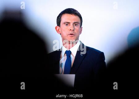 Paris, Frankreich. 22. Januar 2017. Ehemaliger französischer Premierminister Manuel Valls hält eine Rede, die nach dem ersten Wahlgang der französischen linken primär für die Präsidentschaftswahl in Paris, Frankreich. Ex-Bildungsminister Benoît Hamon am Sonntag siegte aus sieben Kandidaten in der ersten Runde der französischen linken primär zu eine Präsidentschaftswahl wählen partielle Ergebnisse zeigten. Bildnachweis: Xinhua/Alamy Live-Nachrichten Stockfoto