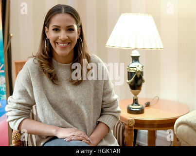 Avelina Boateng posiert in Berlin, Deutschland, 16. Januar 2017. Boateng singt das Hauptthema der Disney Channel-Computer-animierte TV-Serie "Elena von Avalor". Foto: Britta Pedersen/Dpa-Zentralbild/ZB Stockfoto