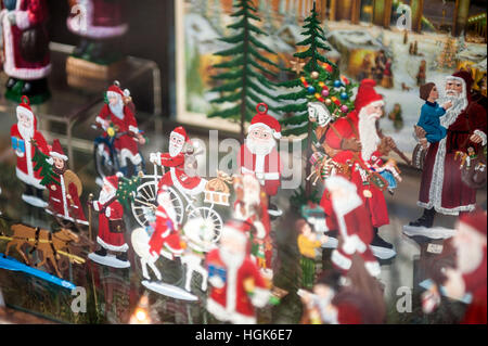 Zinn Fgures - verschiedene Weihnachtsmänner Stockfoto