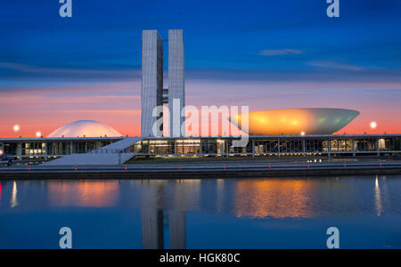 Congresso Nacional (Nationalkongress) entworfen von Oscar Niemeyer, Brasilia Stockfoto