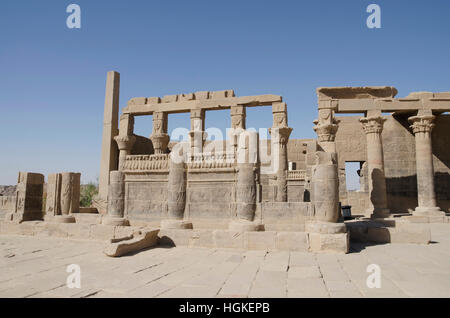 Teilansicht, Philae Tempel. Tempel wurde nicht demontiert und wieder zusammengebaut auf Insel Agilika etwa 550 Meter aus ihrer ursprünglichen Heimat. Stockfoto