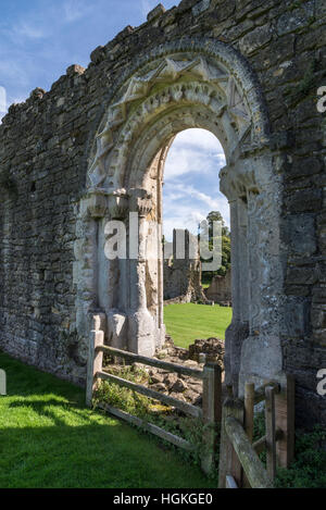 Ruinen von Kirkham Abbey (Kirkham Priory) neben dem Fluss Derwent in North Yorkshire. Stockfoto