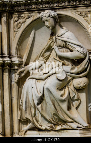 Detail von Fonte Gaia am Piazza del Campo in Siena, Italien Stockfoto