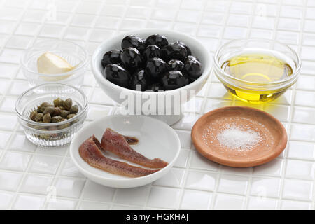 Tapenade-Zutaten, Französisch schwarze Olivenpaste Stockfoto