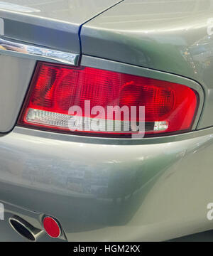 Rear View of 2001 Aston Martin Vanquish Luxus Sportwagen, UK Stockfoto