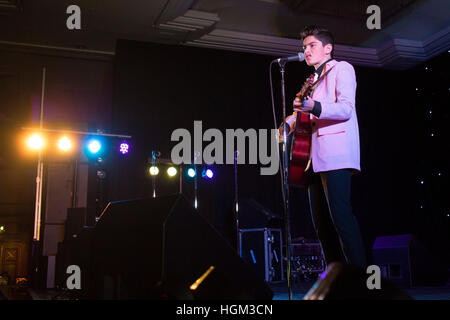 Emilio Santoro Teilnahme an einen Elvis-Tribut-Contest im Metropole Hotel, Birmingham Stockfoto