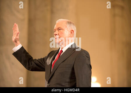 Washington, USA. 10. Januar 2017.   Senator Jeff Sessions, R -AL, bezeugt auf dem Capitol Hill bei seiner Anhörung des Attorney General der Vereinigten Staaten zu werden. Patsy Lynch/Alamy Live-Nachrichten Stockfoto