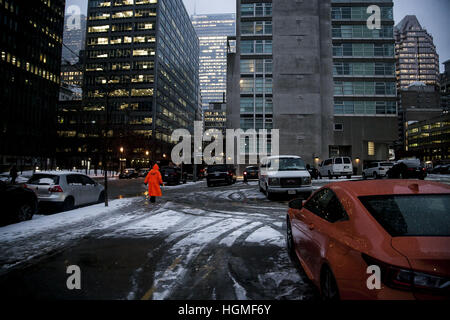Toronto, Ontario, Kanada. 10. Januar 2017. Wetter in Toronto, ca. 10 cm Schnee schlägt die Stadt heute Mittwoch Morgen und am Nachmittag. © Joao De Franco/ZUMA Draht/Alamy Live-Nachrichten Stockfoto