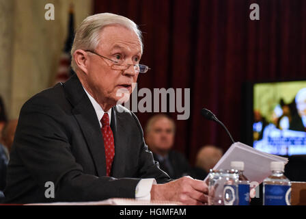 Washington D.C., USA. 10. Januar, bezeugt 2017.Attorney General designierten Jeff Sessions bei seiner Anhörung vor dem Justizausschuss des Senats auf dem Capitol Hill in Washington, D.C., USA. © Bao Dandan/Xinhua/Alamy Live-Nachrichten Stockfoto