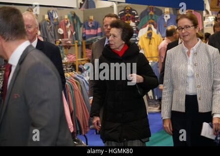 London, UK. 11. Januar 2017.   Ihre Königliche Hoheit Prinzessin Anne, Sir Timothy Laurence Royal Tour der London Boat Show im Excel London 11. Januar 2017, London, UK. von © siehe Li/Alamy Live NewsSuffix Beschriftung Stockfoto