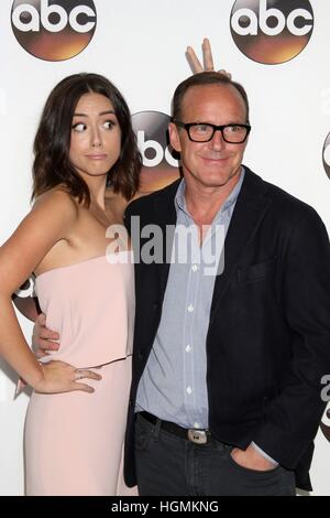 Pasadena, CA. 10. Januar 2017. Chloe Bennet, Clark Gregg im Ankunftsbereich für TCA Winter Presse Tour 2016: Disney/ABC Party, The Langham Huntington, Pasadena, CA 10. Januar 2017. © Priscilla Grant/Everett Collection/Alamy Live-Nachrichten Stockfoto